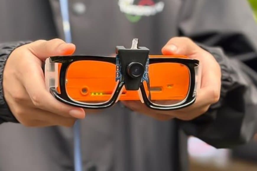 Close-up of the RunSight glasses